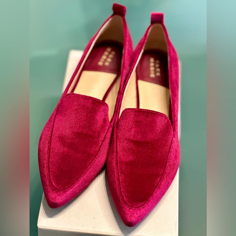 woman’s shoes 9M ALEX MARIE